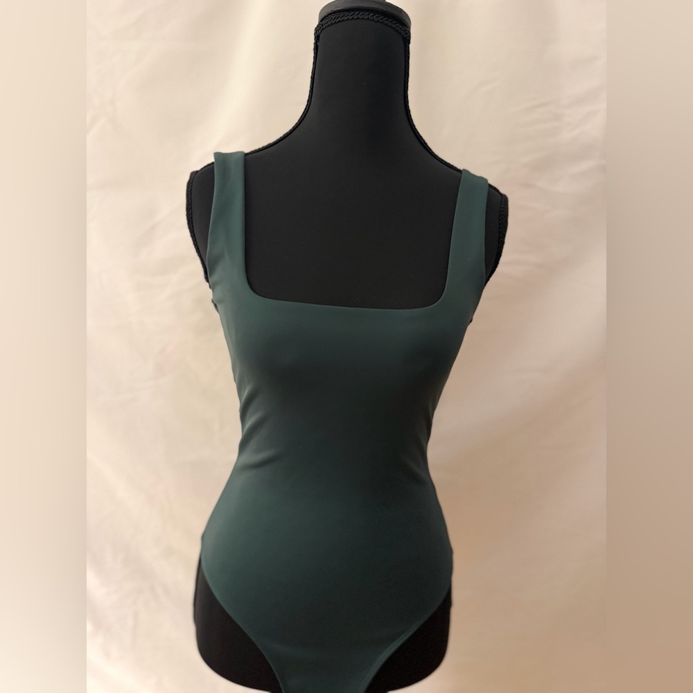 Good American Green Square Neck Bodysuit XS Sleeveless Thong Snap NWOT